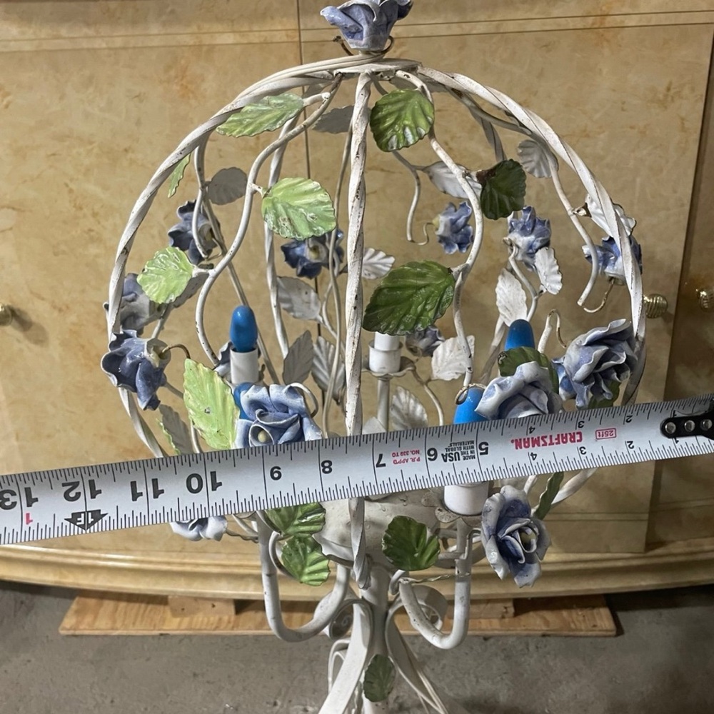 Vintage Tole style metal bird cage floor lamp with porcelain roses - Picture 4 of 8